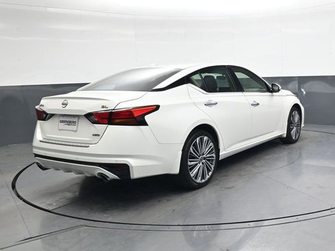 Used 2023 Nissan Altima 2.5 SL image 4