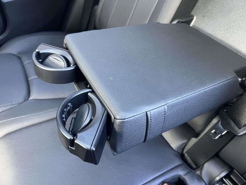 Certified 2022 Mercedes-Benz GLB 250 4MATIC image 34