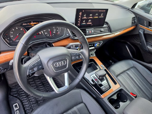 Used 2023 Audi Q5 2.0T Premium w/ Convenience Package AWD/4WD image 23