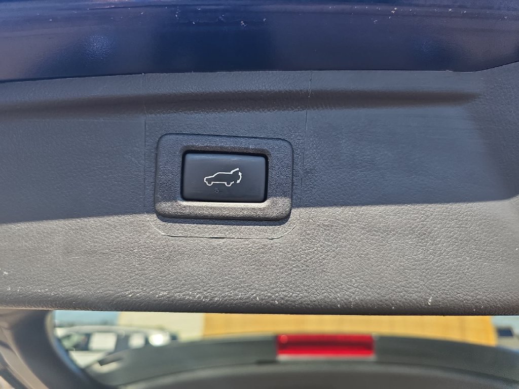 Used 2018 Subaru Outback 3.6R Limited AWD/4WD image 14