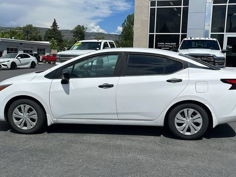 Used 2020 Nissan Versa S FWD image 8