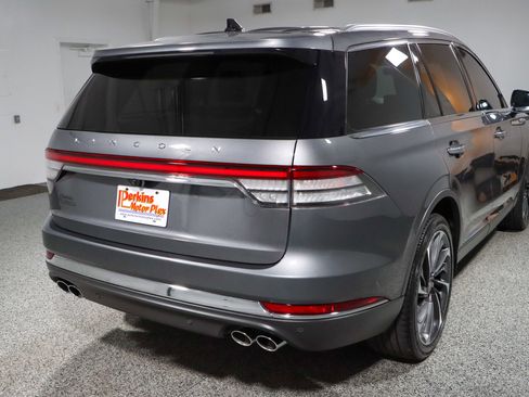 Used 2023 Lincoln Aviator Reserve w/ Equipment Group 201A AWD/4WD image 7