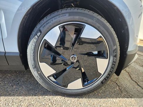 New 2026 Volvo EX30 Plus w/ Protection Package Premier image 18