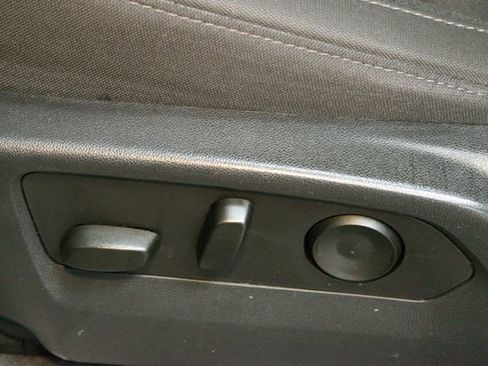 Used 2023 Chevrolet Silverado 1500 LT image 17