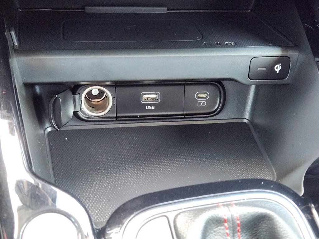 Certified 2024 Kia Soul GT-Line FWD image 25