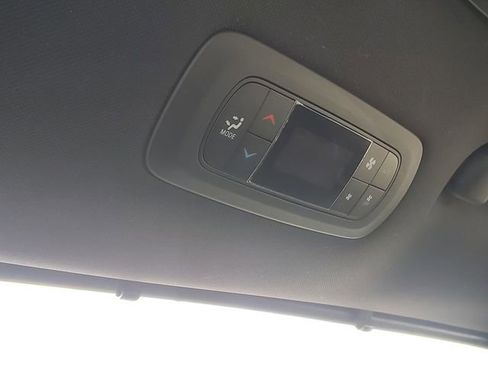 Used 2023 Chrysler Pacifica Touring-L w/ S Appearance Package image 23