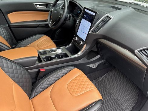 Certified 2024 Ford Edge Titanium w/ Titanium Elite Package image 13