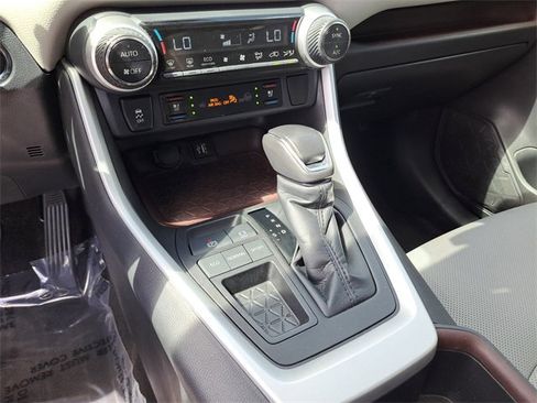 Used 2023 Toyota RAV4 Limited image 22