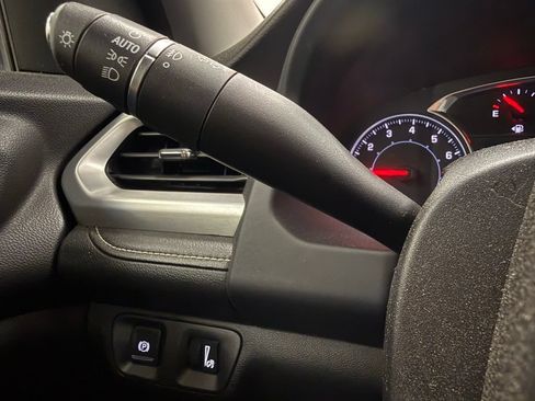 Used 2020 GMC Acadia SLT FWD image 20