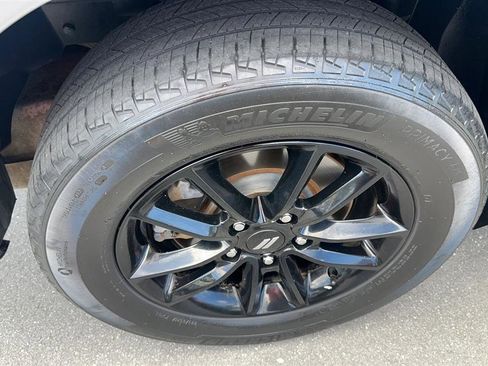Used 2020 Dodge Journey SE w/ Blacktop Package FWD image 17