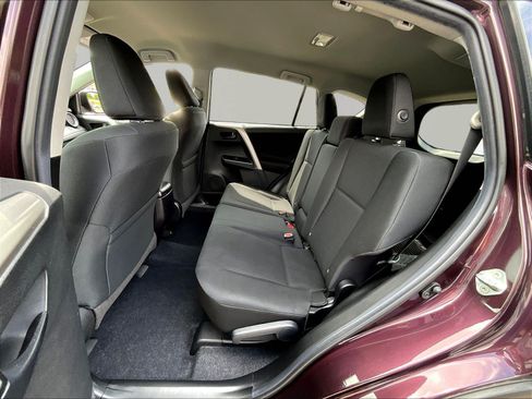 Used 2018 Toyota RAV4 LE w/ All Weather Liner Package AWD/4WD image 20