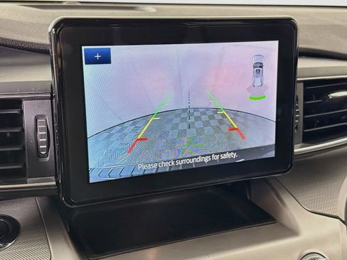 Used 2022 Ford Explorer XLT w/ Equipment Group 202A RWD image 19