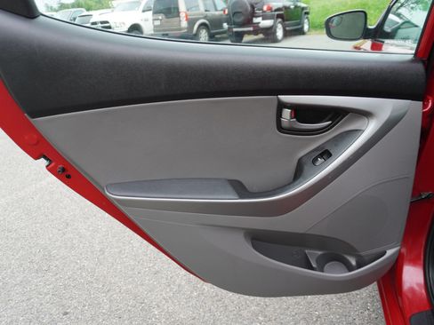 Used 2015 Hyundai Elantra Sport FWD image 14