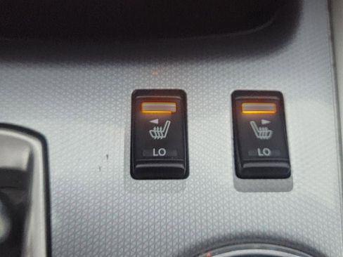 Used 2020 Nissan Pathfinder Platinum image 27