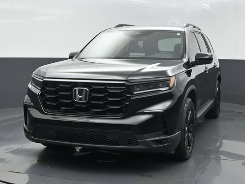 Used 2025 Honda Pilot Black Edition image 2