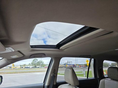 Used 2017 Honda Pilot EX-L image 9