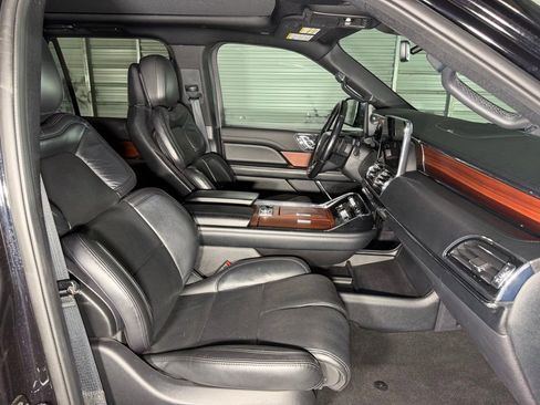 Used 2021 Lincoln Navigator L Reserve AWD/4WD image 23