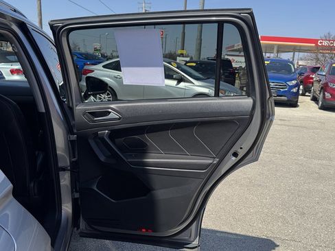 Used 2022 Volkswagen Tiguan SE image 24