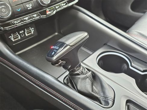 Used 2024 Dodge Durango GT image 27