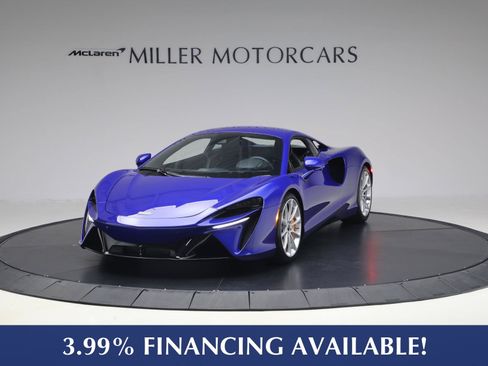 Used 2024 McLaren Artura RWD image 1