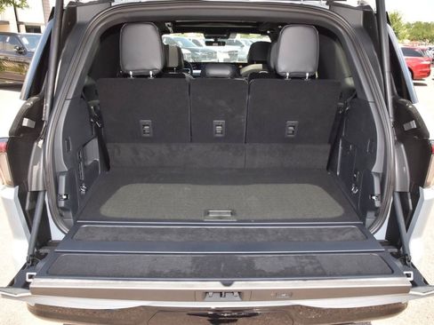 New 2026 Lincoln Navigator Reserve w/ Jet Appearance Package AWD/4WD image 40