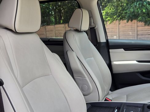 Used 2025 Honda Odyssey Touring image 29