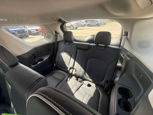 Used 2025 Honda Pilot Elite image 19