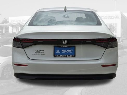 Used 2023 Honda Accord LX image 6