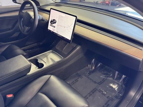 Used 2022 Tesla Model 3 Long Range AWD/4WD image 5