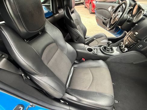 Used 2010 Nissan 370Z Touring image 16