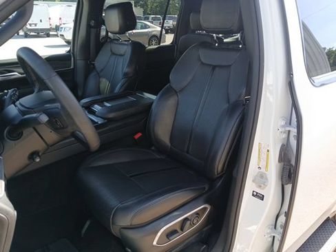Used 2024 Jeep Wagoneer Series II AWD/4WD image 34