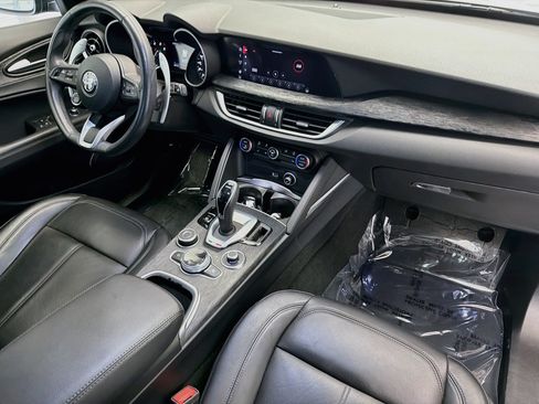 Used 2023 Alfa Romeo Stelvio Sprint RWD image 12