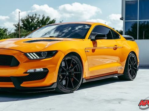 Used 2019 Ford Mustang Shelby GT350 w/ Technology Package image 43