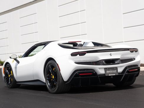 Used 2024 Ferrari 296 GTS RWD image 31