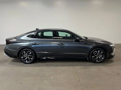 Used 2025 Hyundai Sonata SEL AWD/4WD image 2
