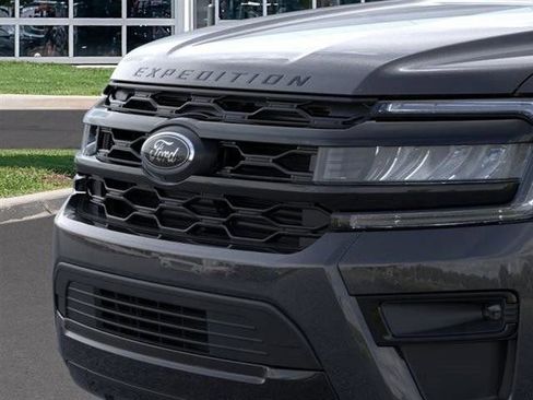 New 2024 Ford Expedition Limited image 17
