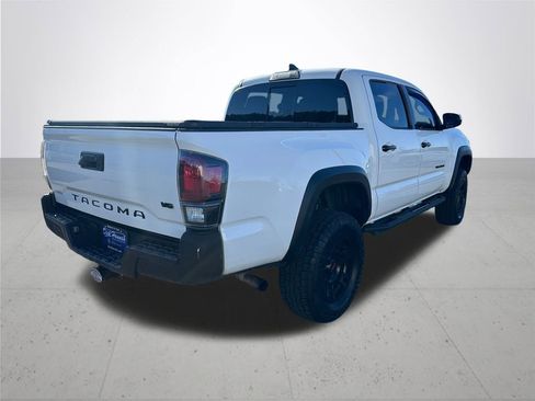 Used 2017 Toyota Tacoma TRD Sport w/ Tow Package (A/T) image 6