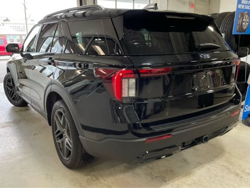 Used 2025 Ford Explorer ST-Line w/ Premium Package AWD/4WD image 6