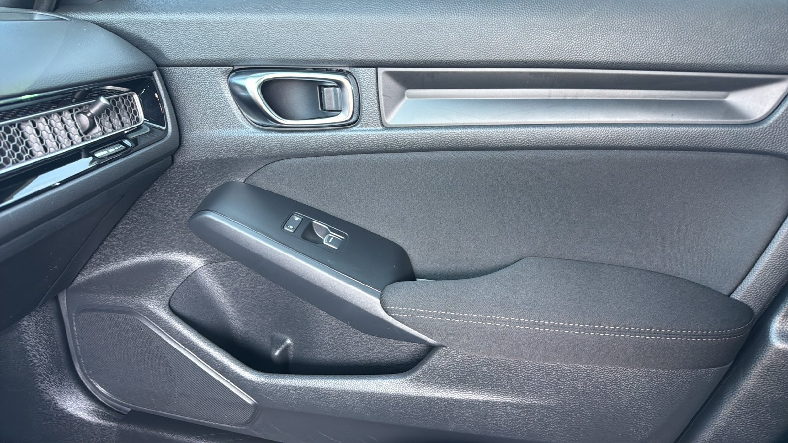 Used 2025 Honda Civic Sport image 18