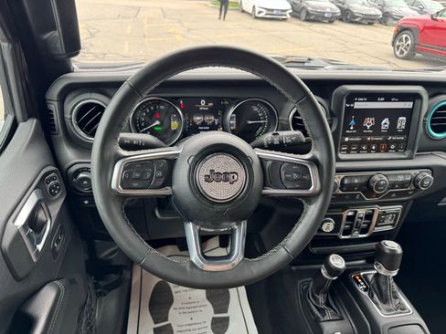 Used 2022 Jeep Wrangler Unlimited Sahara w/ Cold Weather Group image 11