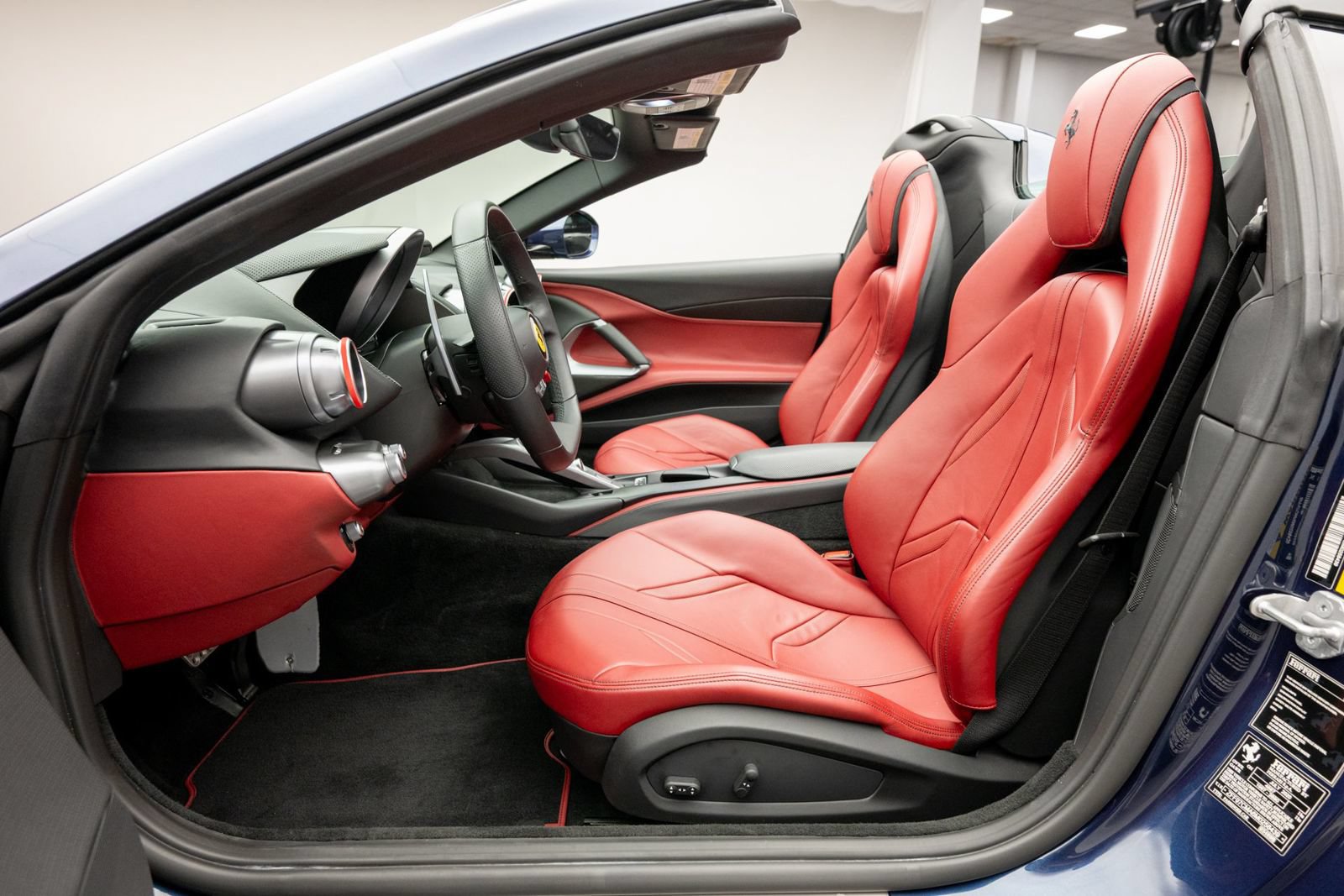 Used 2021 Ferrari 812 GTS RWD image 18