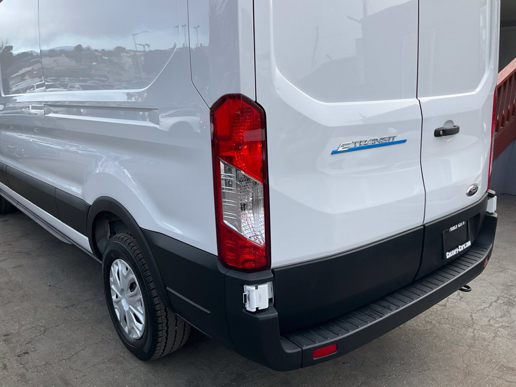 Used 2023 Ford E-Transit Medium Roof RWD image 65