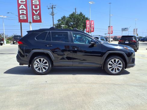 Used 2024 Toyota RAV4 XLE Premium FWD image 4