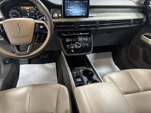 Used 2021 Lincoln Corsair AWD image 32
