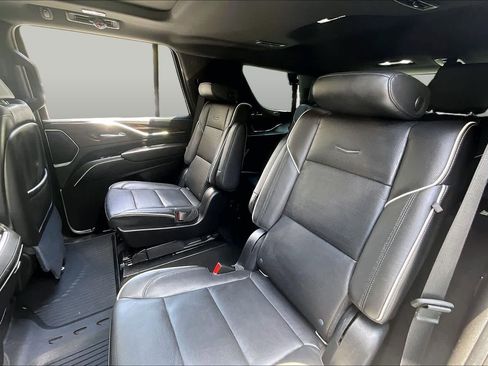 Used 2021 Cadillac Escalade Premium Luxury RWD image 20