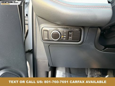 Used 2025 Ford Explorer Active AWD/4WD image 15