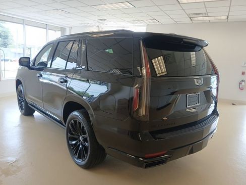 Certified 2024 Cadillac Escalade Sport Platinum w/ LPO, ONYX Package AWD/4WD image 3