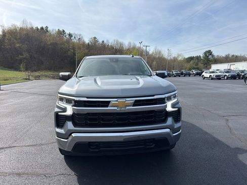 Used 2024 Chevrolet Silverado 1500 LT image 2