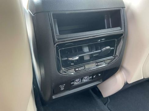 Used 2025 Jeep Grand Cherokee Limited w/ Black Appearance Package AWD/4WD image 13