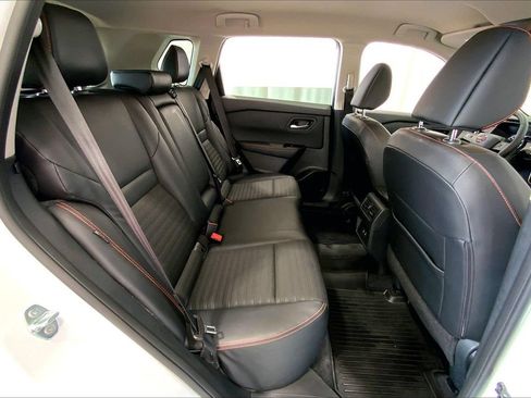 Used 2025 Nissan Rogue SV AWD/4WD image 20